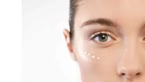 کرم دور چشم را چه زمانی و چگونه استفاده کنید؟